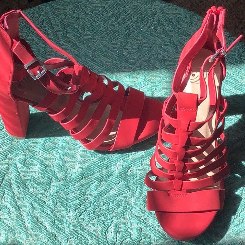 ❤️‍🔥❤️‍🔥LADIES RED HEELS❤️‍🔥❤️‍🔥